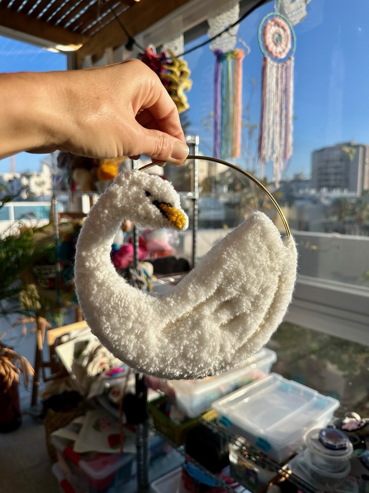 פאנץ נידל - עבודת רקמה מפורטת